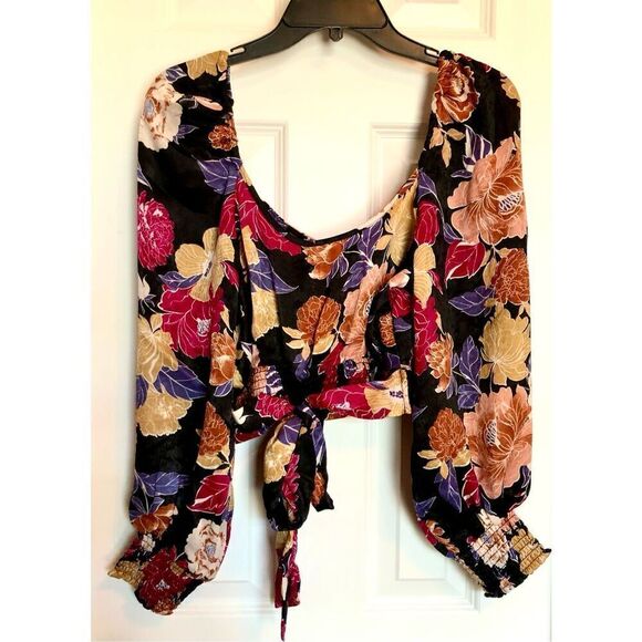 BOG BAND OF THE FREE - NWT - L Sz S “Camille “ Black Berry Crossover Crop Top - Picture 3 of 16